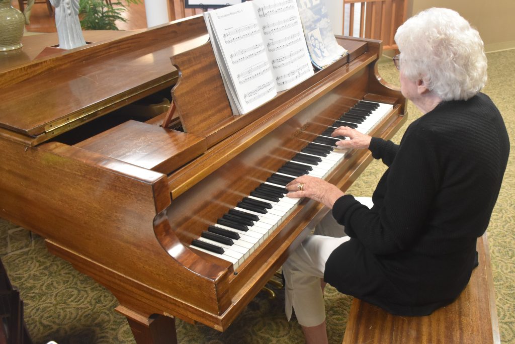 Grand Piano playing